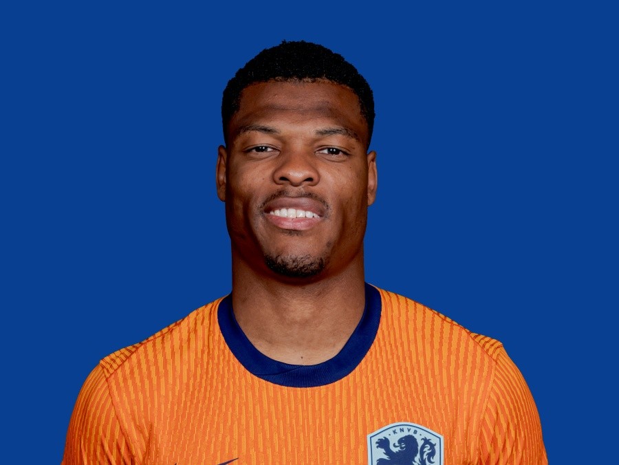 	Denzel Dumfries 	